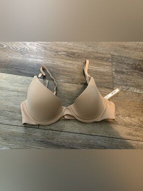 Skims Kim Kardashian Women’s Fits Everybody Scoop Plunge Bra 34B New with Tags